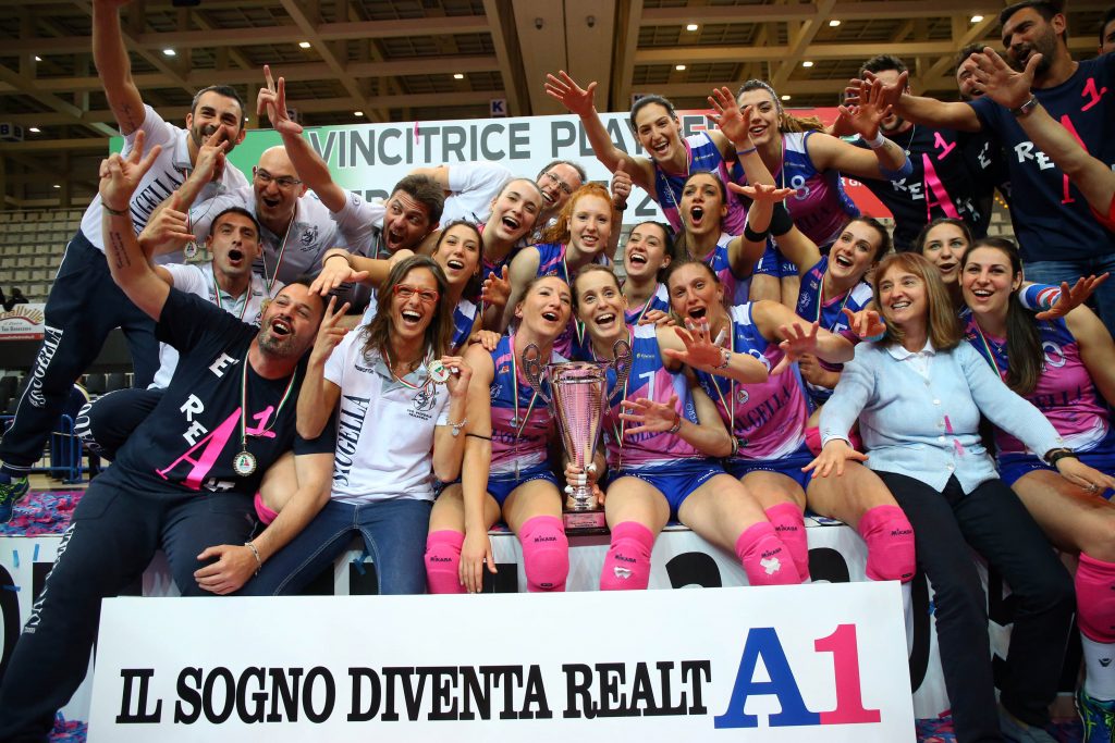 IL PODIO DI MONZA DELTA INFORMATICA TRENTINO - SAUGELLA MONZA CAMPIONATO ITALIANO VOLLEY SERIE A2-F 2015-2016 FINALI PLAYOFF PROMOZIONE GARA 2 TRENTO 04-05-2016 FOTO FILIPPO RUBIN / LVF